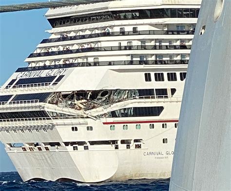 carnival cruise ships collide in mexico